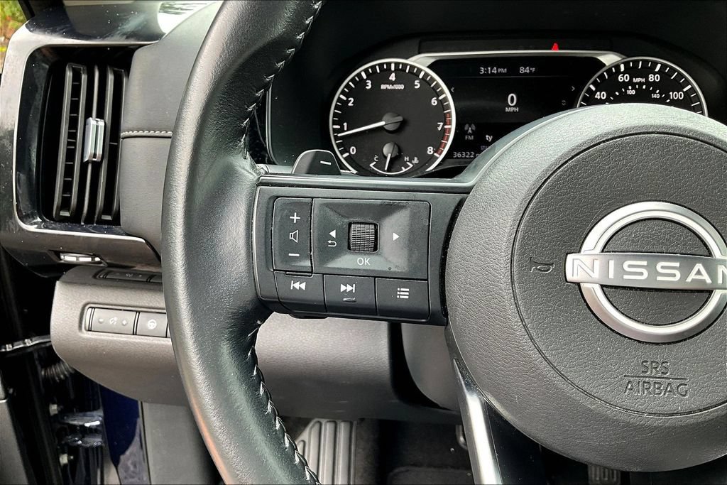 Used 2025 Nissan Pathfinder SV FWD image 13