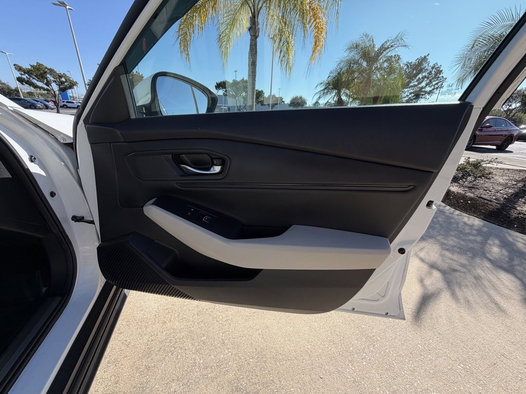 Used 2023 Honda Accord EX image 31