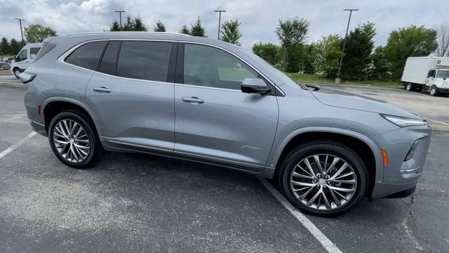 New 2026 Buick Enclave Avenir w/ Super Cruise Package AWD/4WD image 3