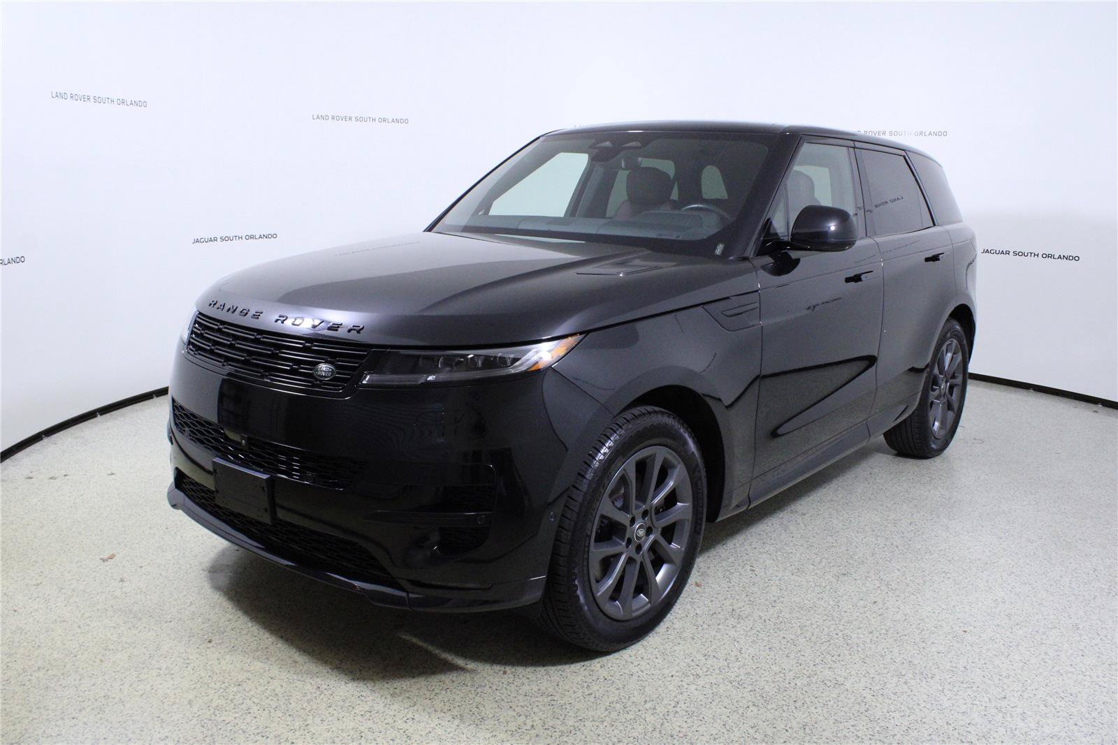 Used 2024 Land Rover Range Rover Sport Dynamic SE AWD/4WD image 4