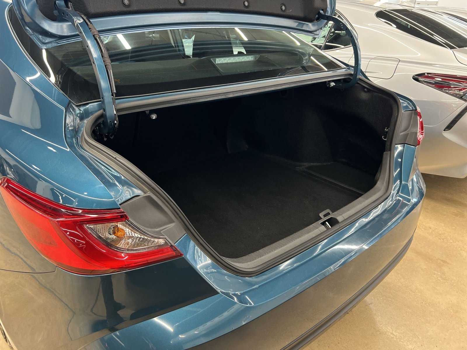 Used 2025 Toyota Camry LE image 22