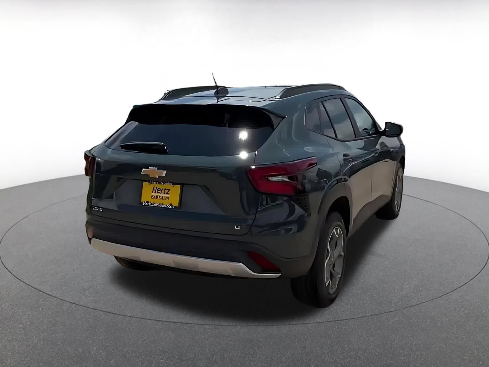 Used 2025 Chevrolet Trax LT FWD image 14
