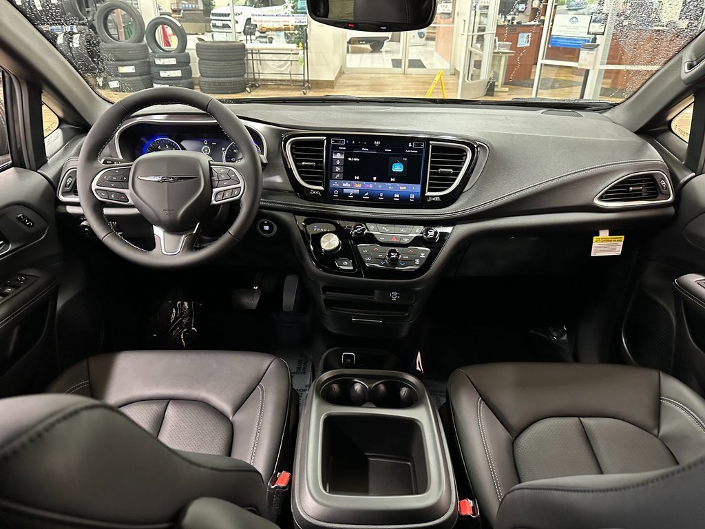 New 2026 Chrysler Pacifica Select image 12