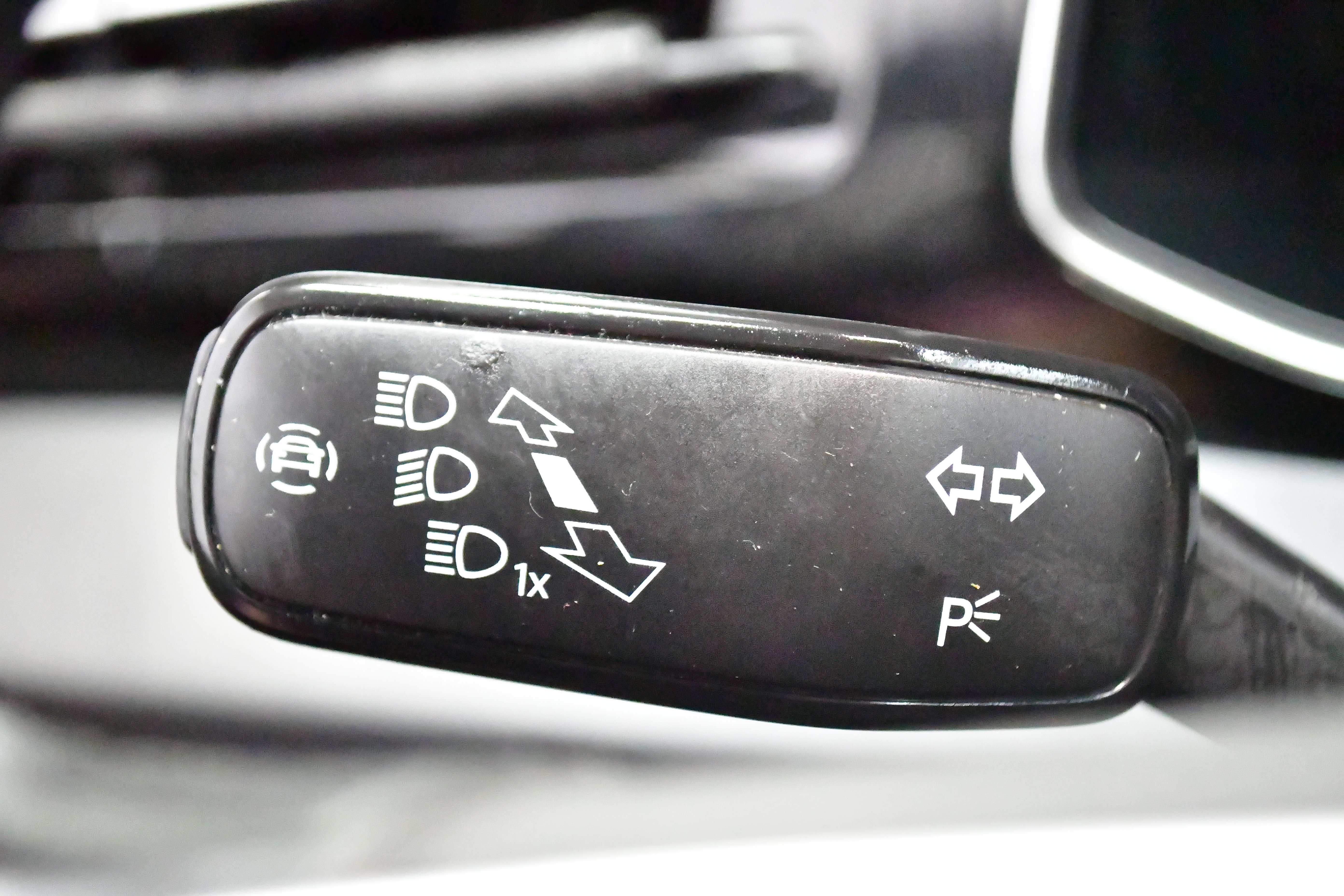 Used 2025 Volkswagen Jetta SE FWD image 21