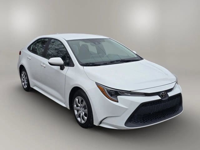 Used 2021 Toyota Corolla LE image 3