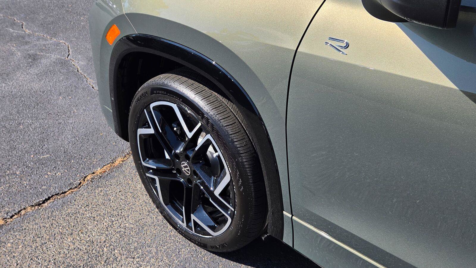 New 2026 Volkswagen Tiguan SEL R-Line AWD/4WD image 18