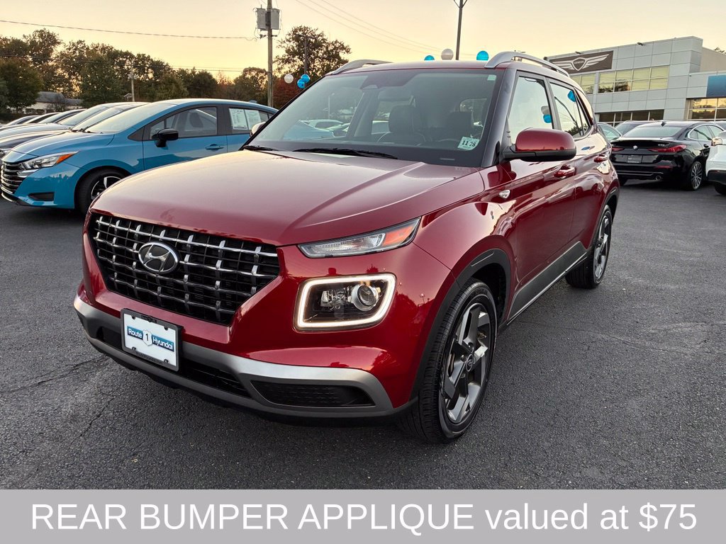 Certified 2024 Hyundai Venue Limited FWD image 3