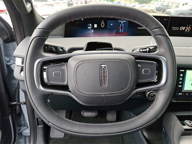 New 2025 Lincoln Navigator Reserve w/ Jet Appearance Package image 8