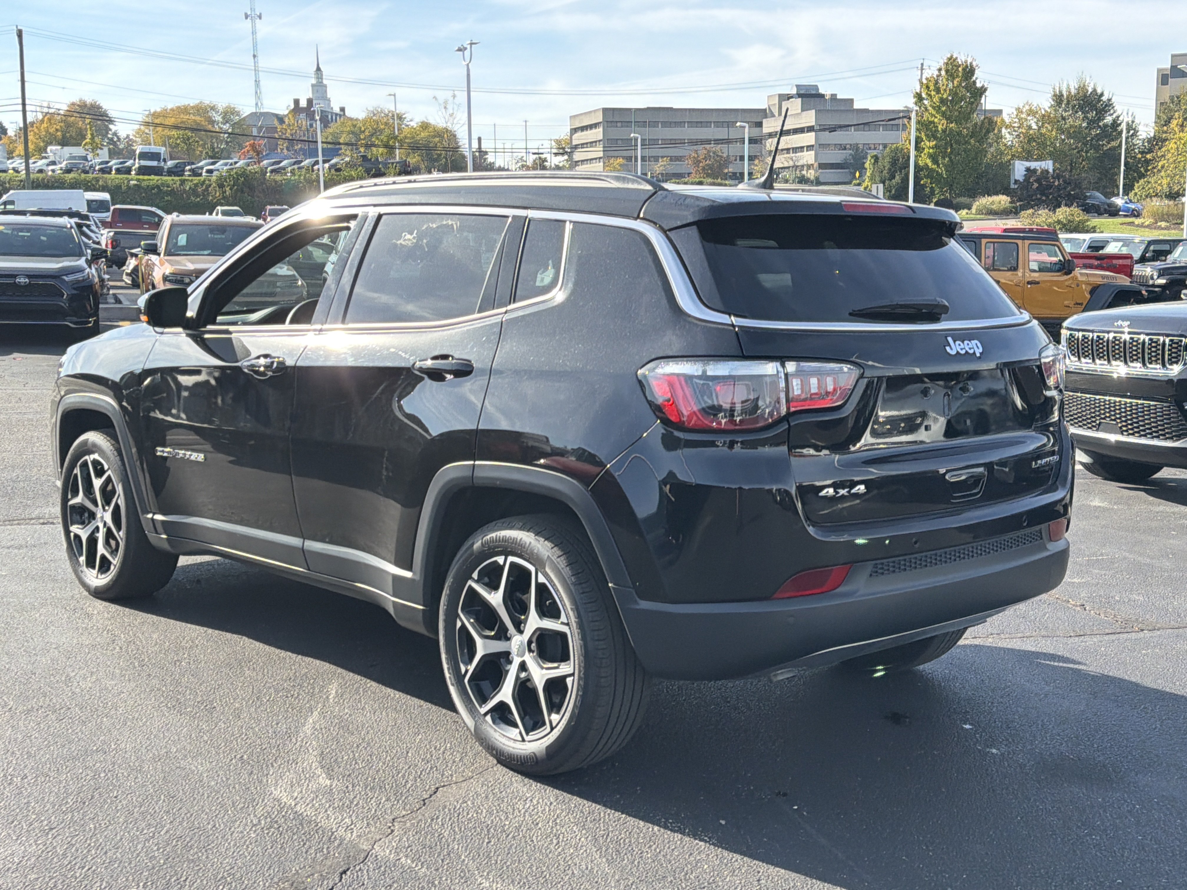 Used 2024 Jeep Compass Limited AWD/4WD image 6