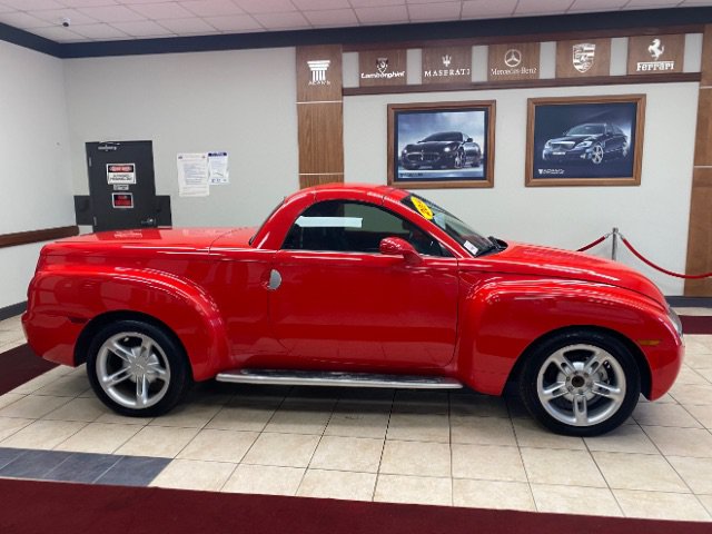 Used 2004 Chevrolet SSR w/ Preferred Equipment Group RWD image 8
