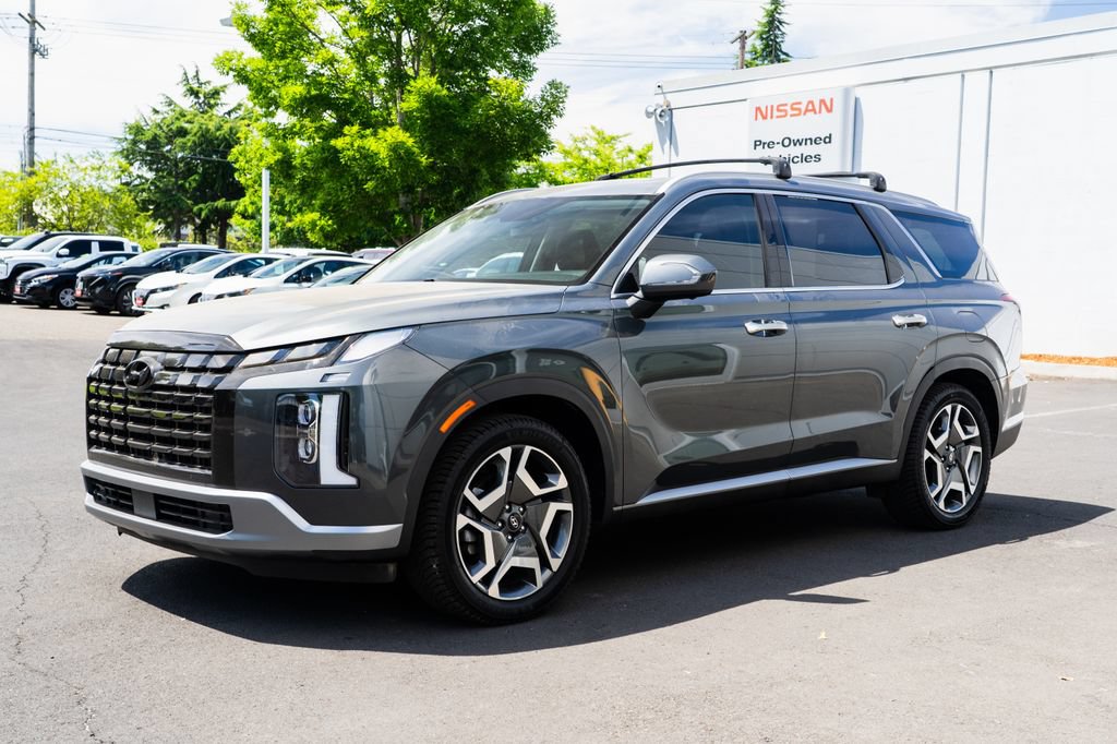 Used 2023 Hyundai Palisade SEL w/ Premium Package AWD/4WD image 3
