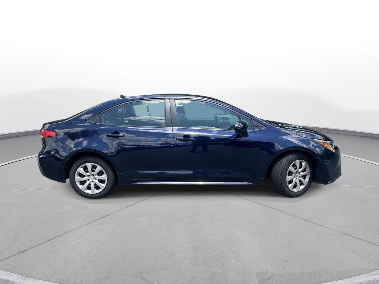 Used 2024 Toyota Corolla LE FWD image 5