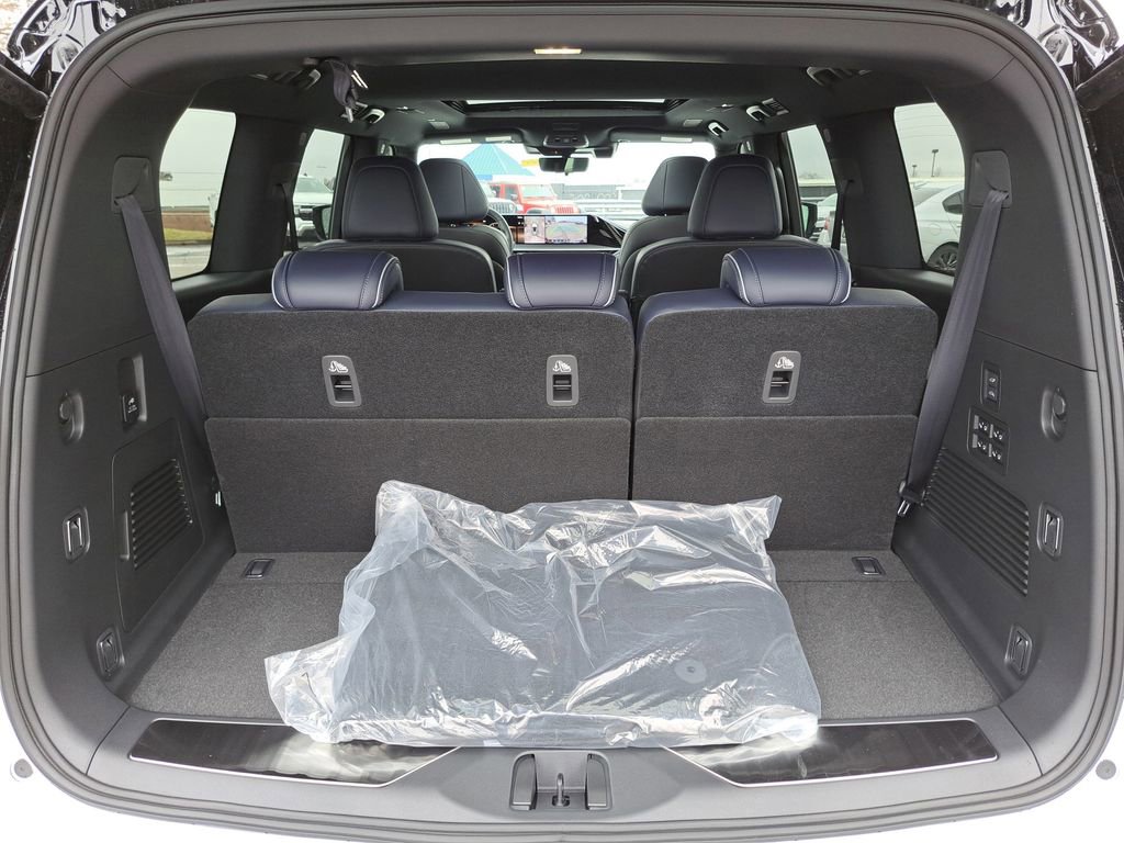 New 2026 INFINITI QX80 4WD w/ Sport Exterior Package image 21