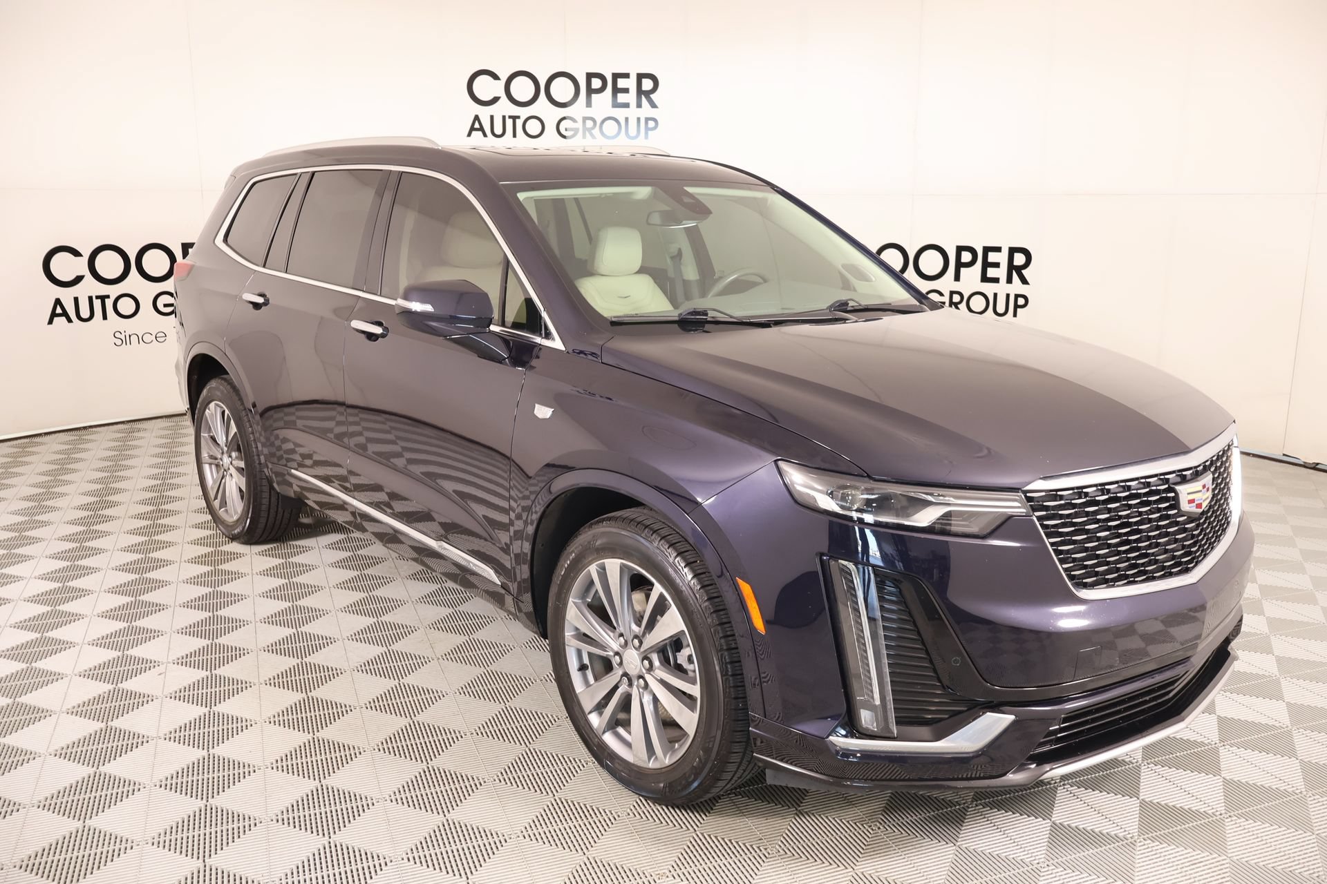 Used 2022 Cadillac XT6 Premium Luxury w/ LPO, Floor Liner Package AWD/4WD image 1