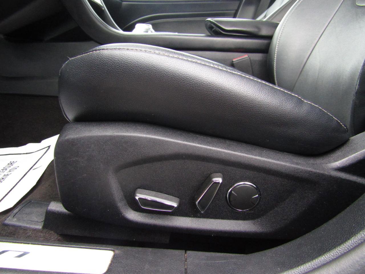 Used 2020 Ford Fusion Energi Titanium FWD image 12