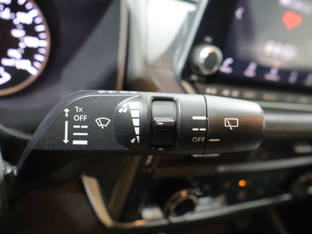 Used 2023 Nissan Rogue S AWD/4WD image 37