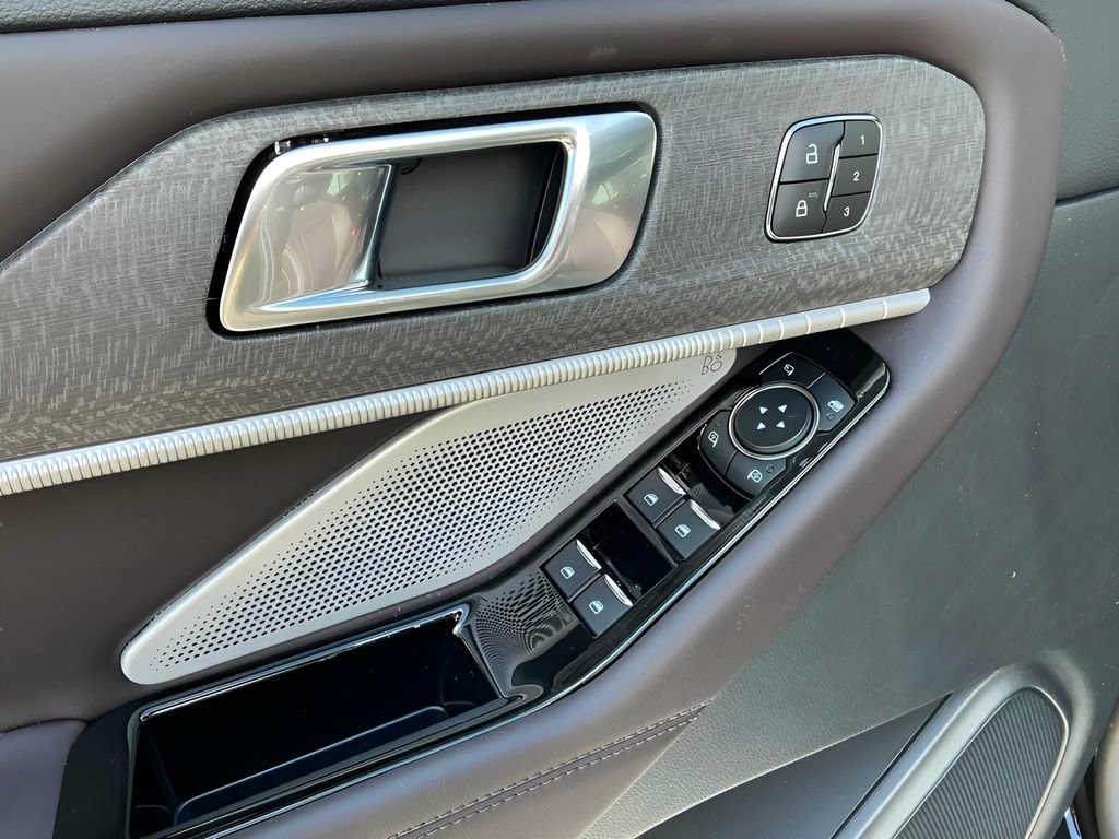 New 2026 Ford Explorer Platinum RWD image 21