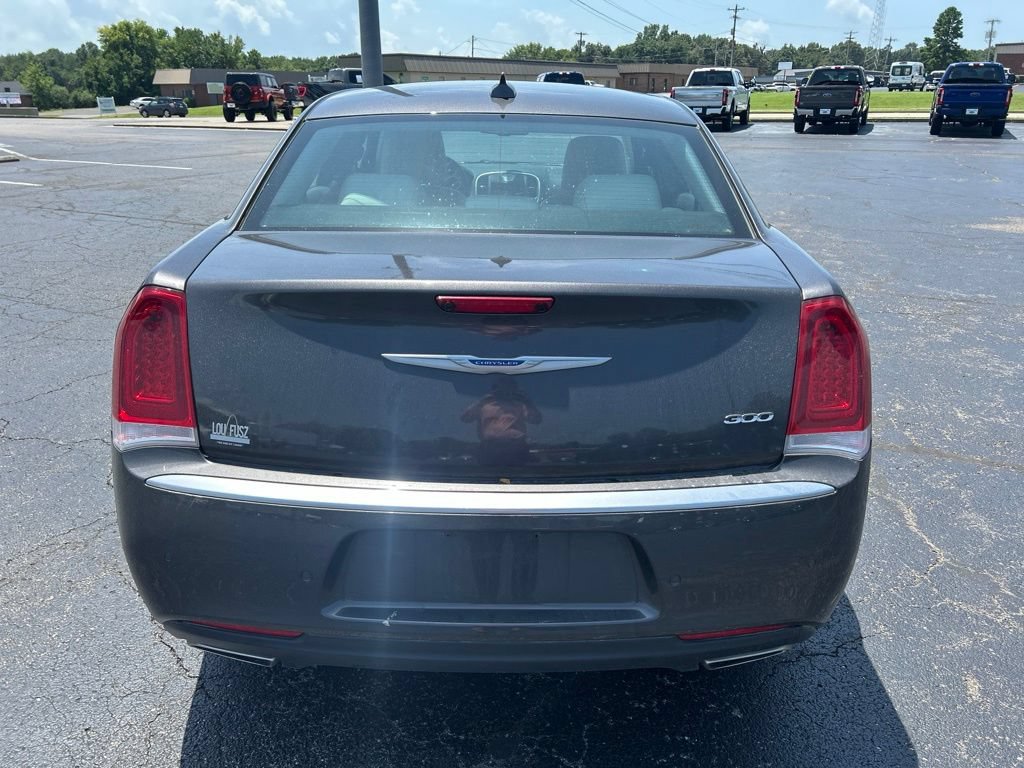 Used 2021 Chrysler 300 Touring L RWD image 6