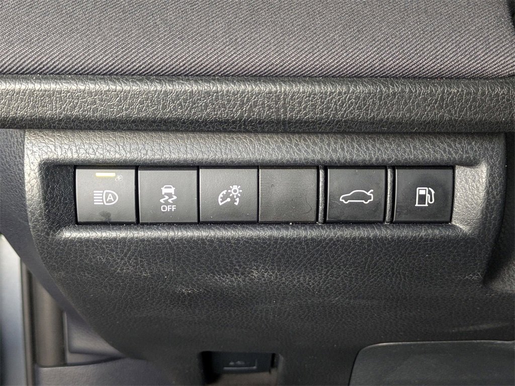 Used 2025 Toyota Camry LE image 19