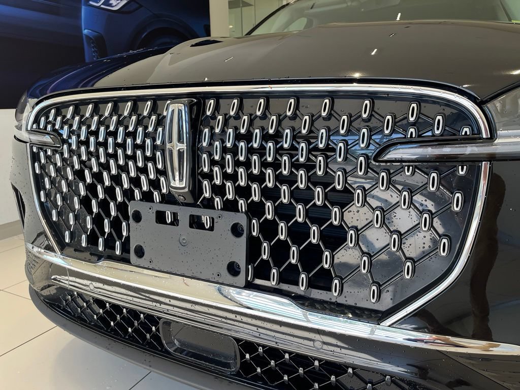 Used 2026 Lincoln Aviator Reserve AWD/4WD image 13