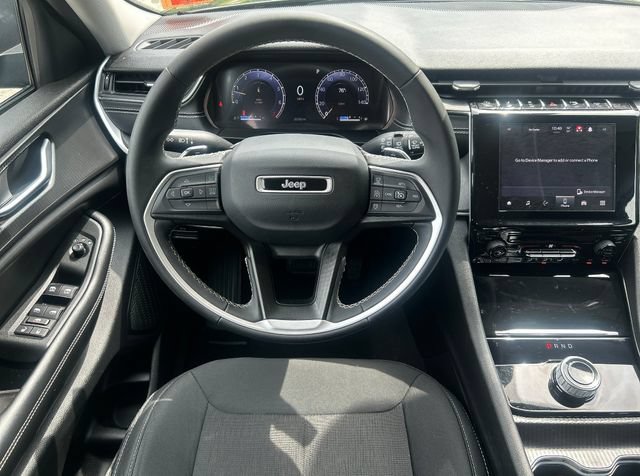 Used 2024 Jeep Grand Cherokee L Laredo AWD/4WD image 17