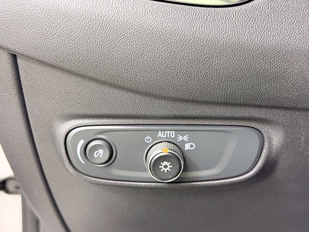 Used 2024 Chevrolet Equinox LT FWD image 44
