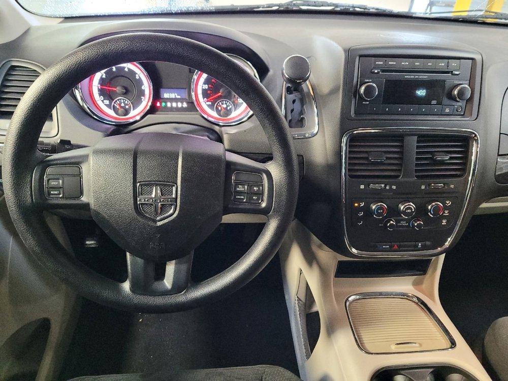 Used 2016 Dodge Grand Caravan SXT FWD image 22