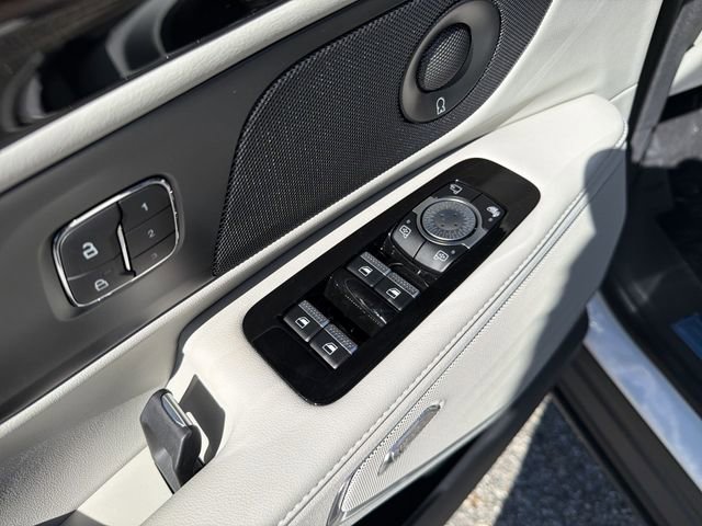 New 2026 Lincoln Nautilus Reserve AWD/4WD image 13