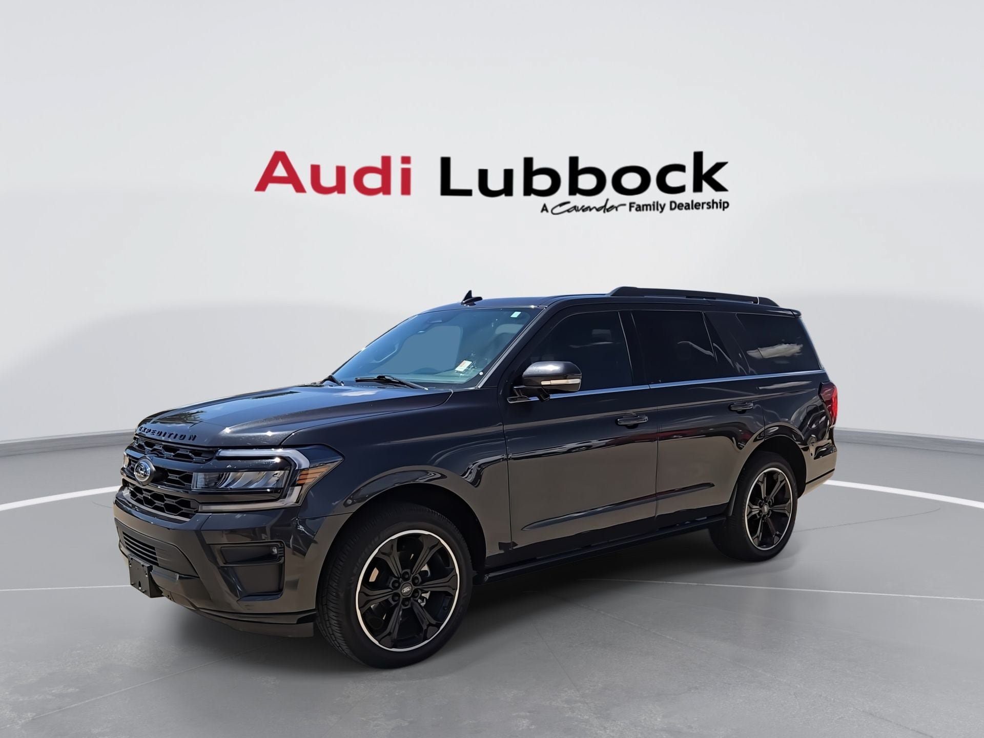 Used 2023 Ford Expedition Limited RWD image 4