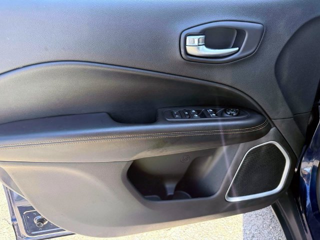 Certified 2019 Jeep Compass Limited AWD/4WD image 12