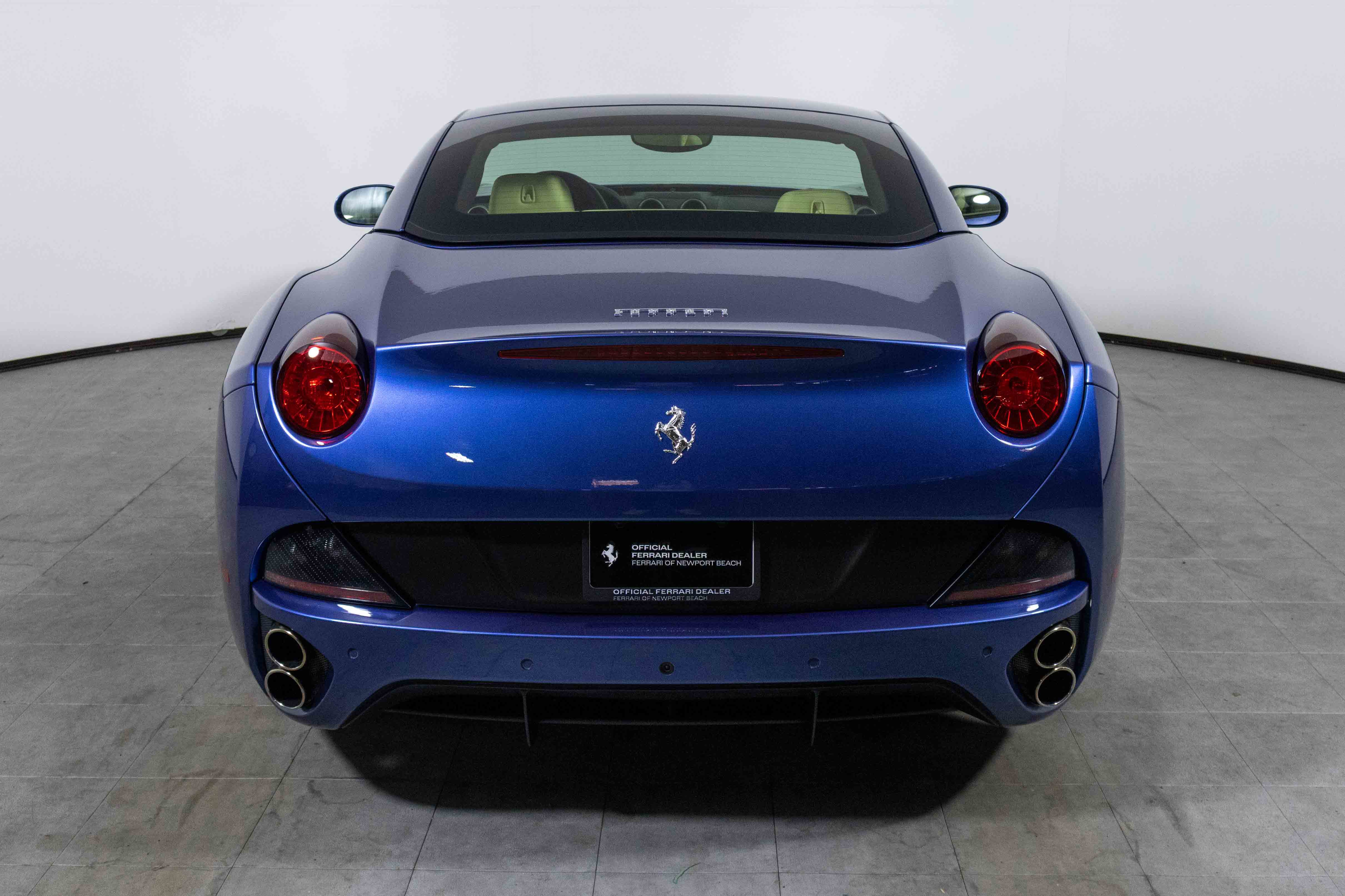 Used 2010 Ferrari California image 16