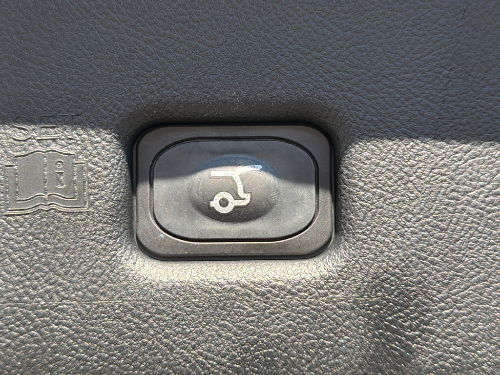 Used 2023 Lincoln Nautilus AWD w/ Premium Package image 19