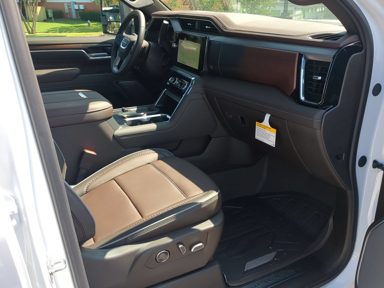New 2026 GMC Sierra 2500 Denali w/ Denali Reserve Package AWD/4WD image 30