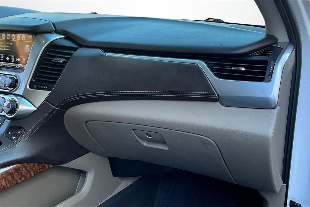Used 2020 Chevrolet Suburban Premier image 25