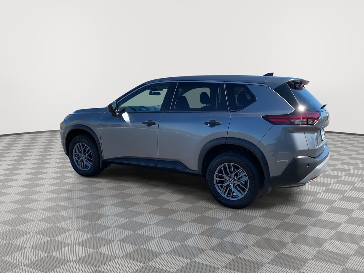 Used 2023 Nissan Rogue S AWD/4WD image 5