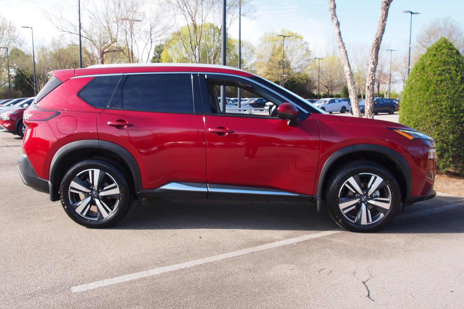 Used 2023 Nissan Rogue SL FWD image 8