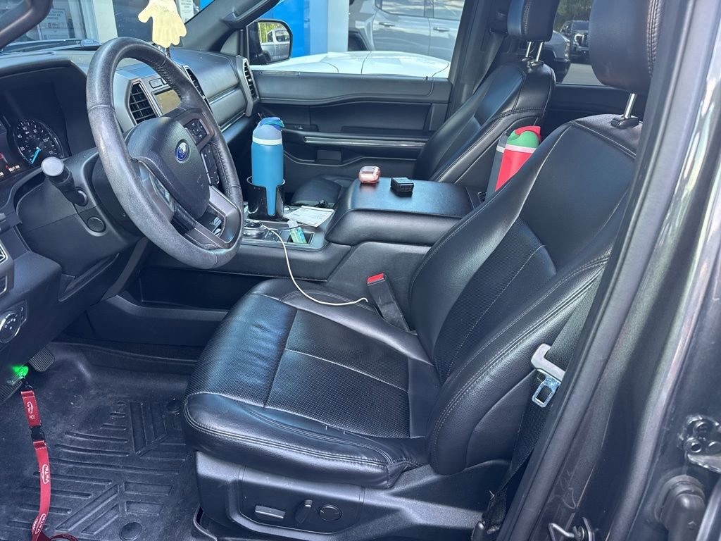 Used 2020 Ford Expedition XLT w/ Equipment Group 202A RWD image 2