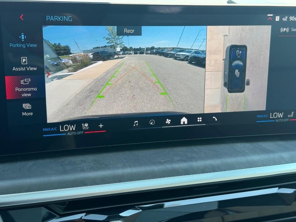 New 2026 BMW X7 M60i image 14