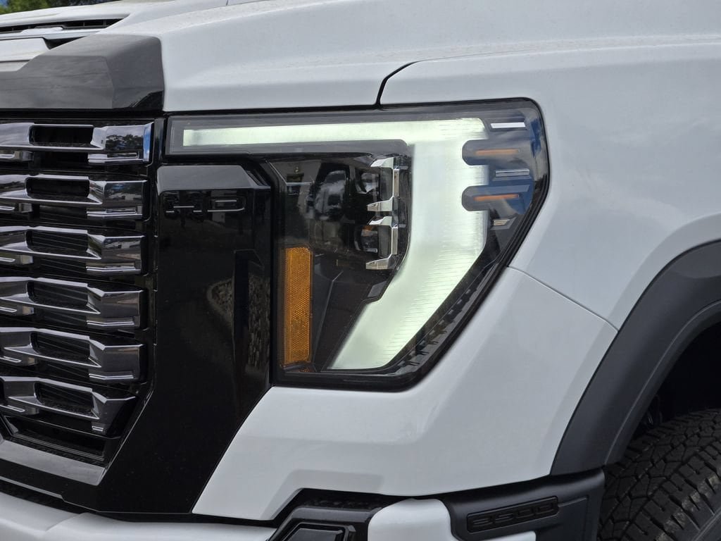 New 2026 GMC Sierra 3500 Denali Ultimate w/ LPO, Black Badging Package AWD/4WD image 5