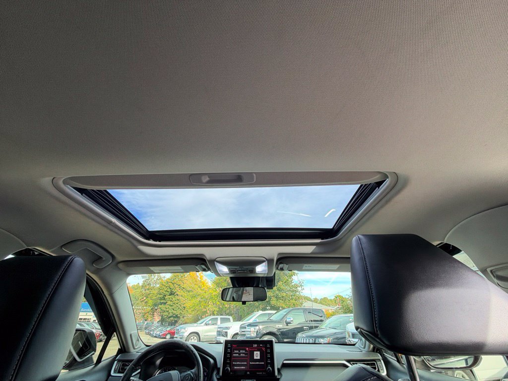Used 2019 Toyota RAV4 XLE Premium w/ Cold Weather Package AWD/4WD image 22