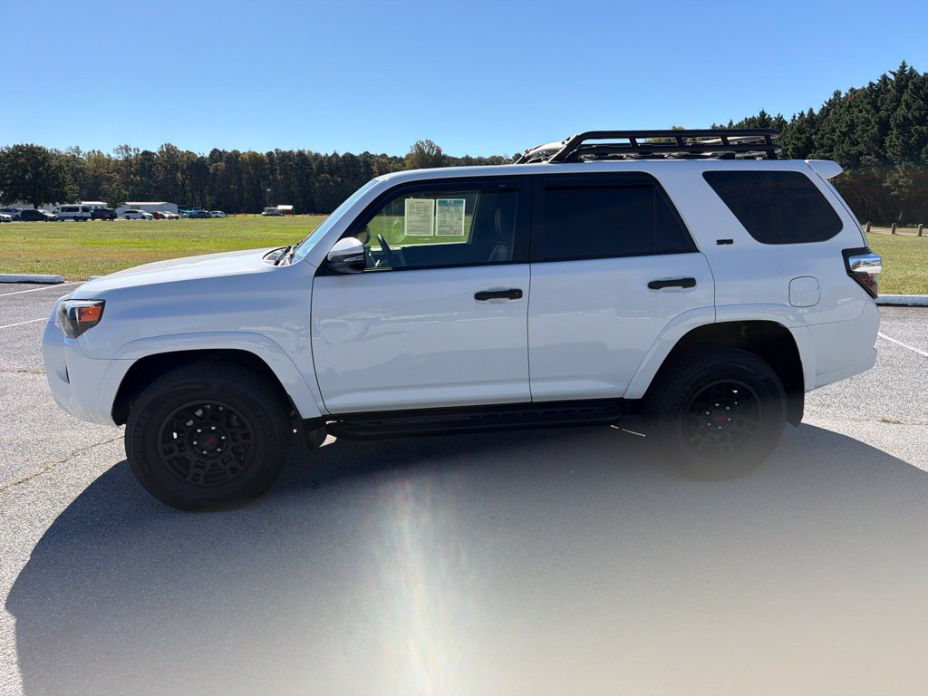 Used 2024 Toyota 4Runner SR5 Premium w/ Moonroof Package AWD/4WD image 4