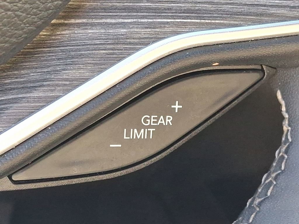 Used 2024 Jeep Wagoneer L Series III w/ Flexible Seating Group image 27