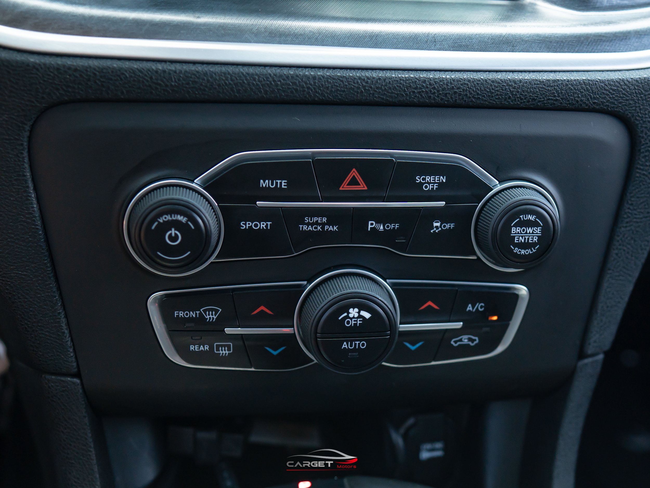 Used 2018 Dodge Charger R/T RWD image 31
