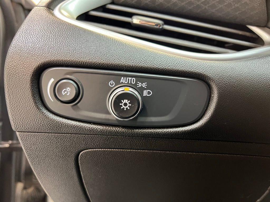 Used 2025 Chevrolet Malibu LS image 17