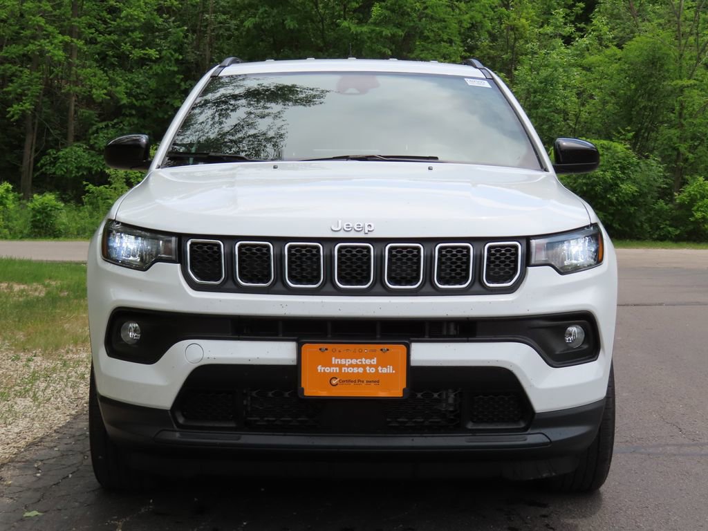 Used 2023 Jeep Compass Latitude AWD/4WD image 4