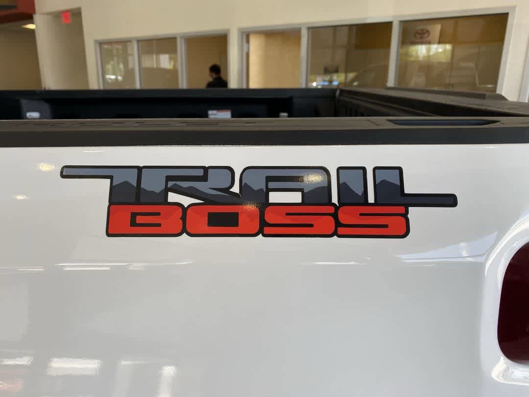 Used 2019 Chevrolet Silverado 1500 Custom Trail Boss w/ Custom Convenience Package AWD/4WD image 19