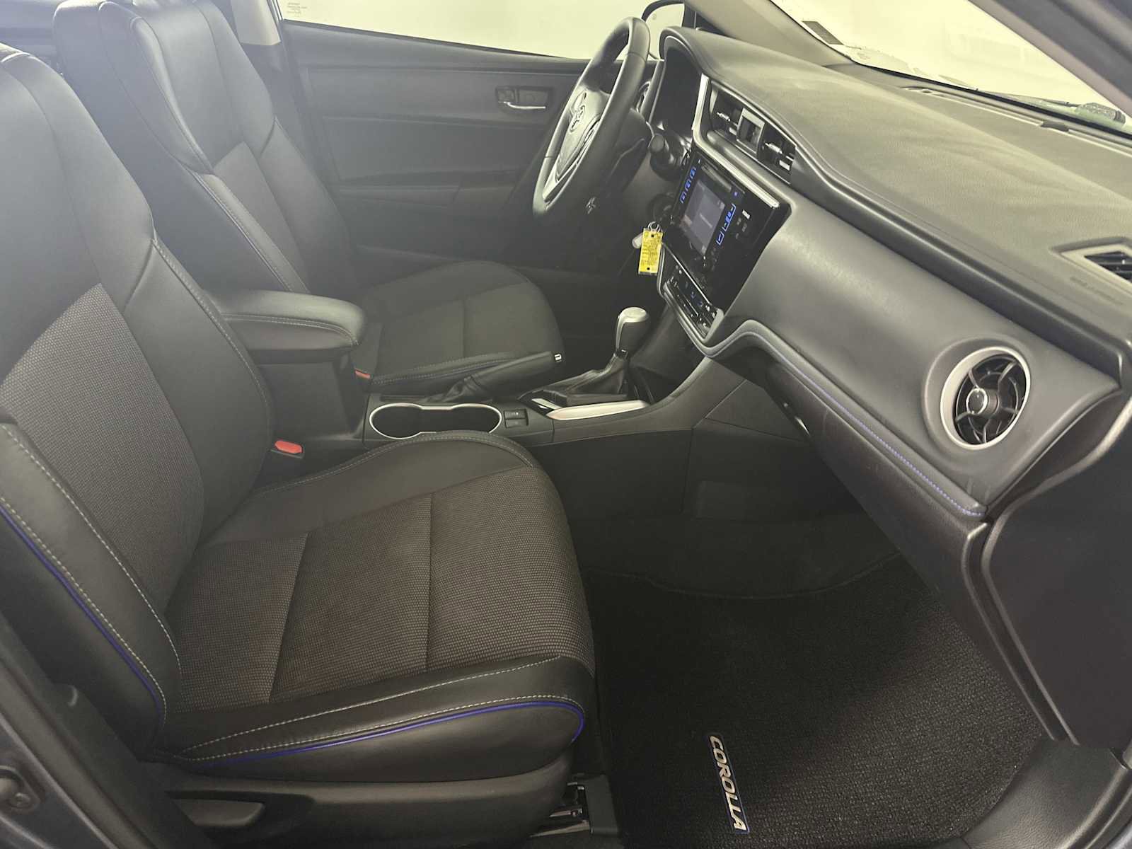 Used 2017 Toyota Corolla SE FWD image 14