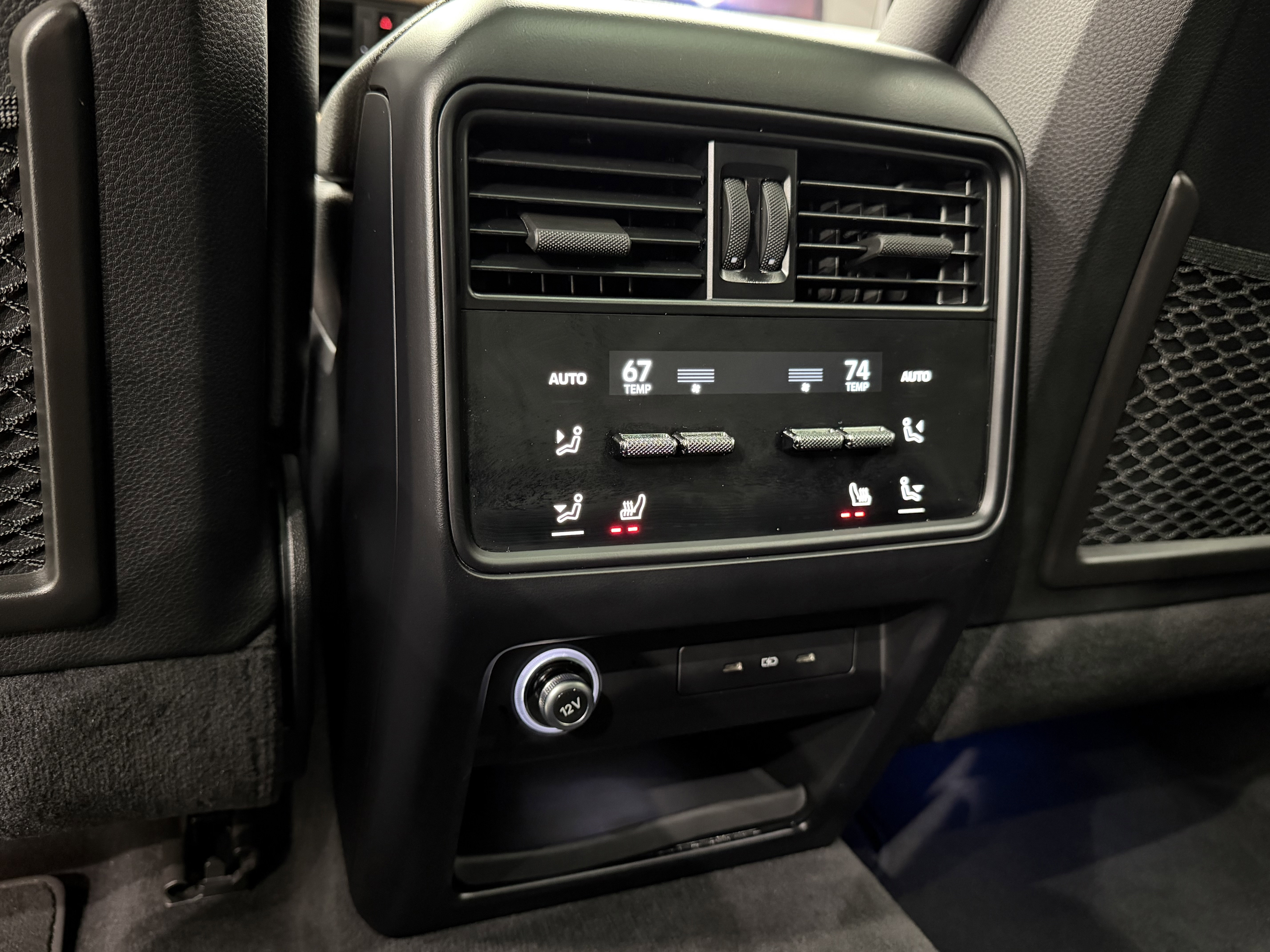 Certified 2024 Porsche Cayenne w/ Premium Package Plus (PFM) image 21