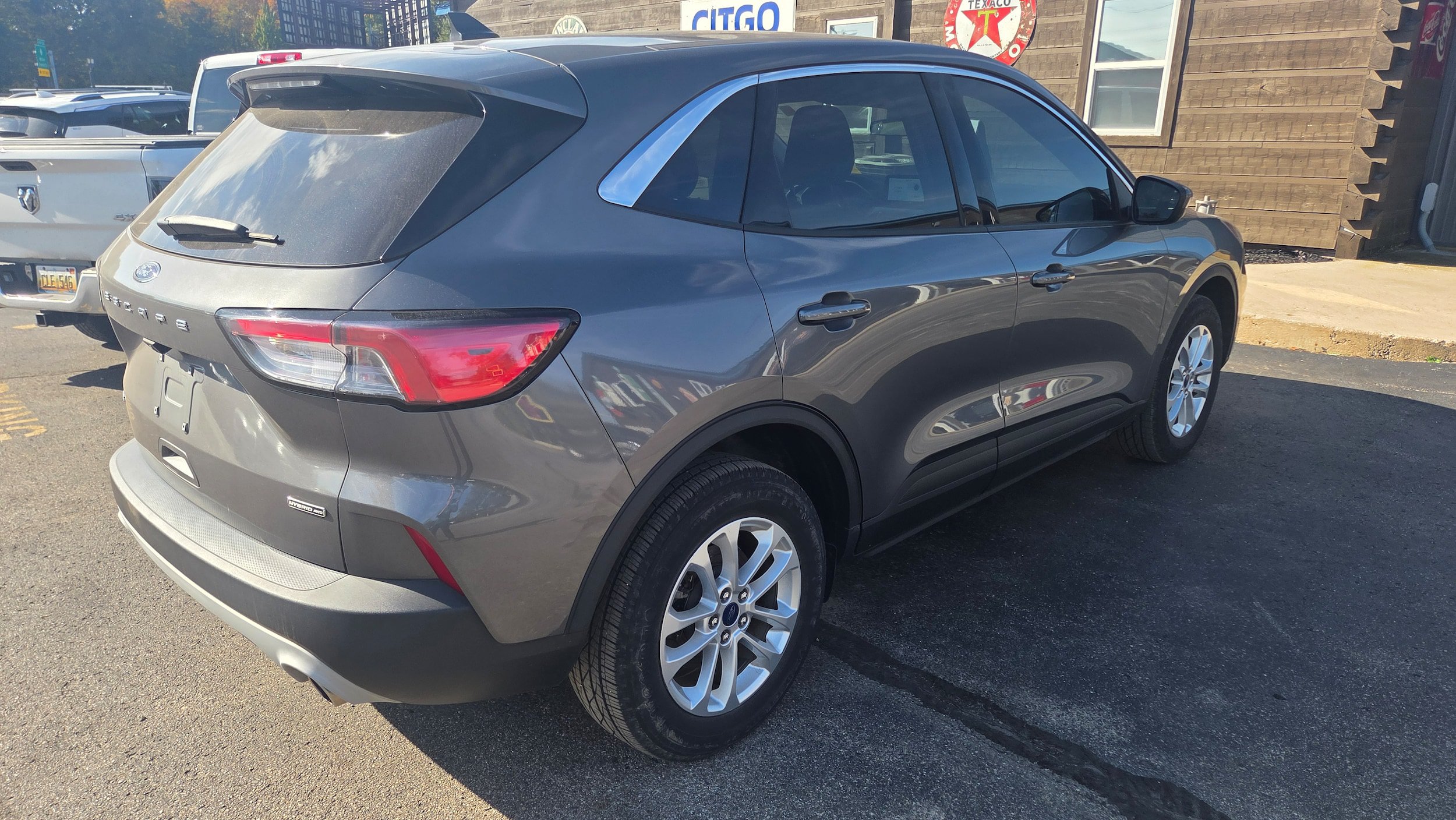 Used 2021 Ford Escape SE w/ Cold Weather Package AWD/4WD image 13