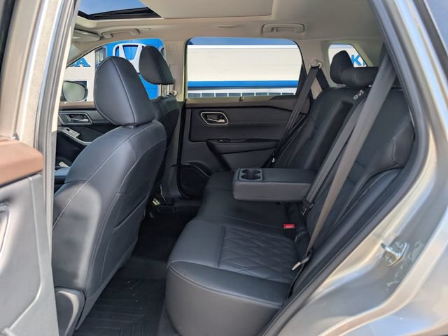 Used 2023 Nissan Rogue Platinum w/ Platinum Premium Package FWD image 13